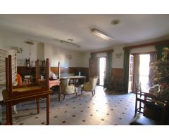 Se vende Bloque de piso en el centro de Coín.