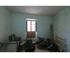 CASA DE PUEBLO EN GUARO A REFORMAR