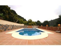 Finca con Vivienda, Piscina y Producción de Aguacates en la idílica zona de Barranco Blanco, Coín