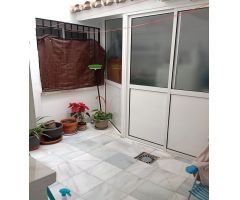 EN ALQUILER APARTAMENTO DE 2 HAB CON PATIO Y BALCÓN