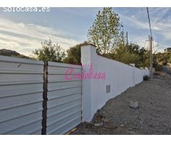 MAGNIFICO TERRENO CON PISCINA Y TRASTERO EN ALCOLEA!!!