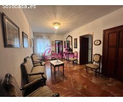 MAGNIFICO PISO EN ZONA COLON CON GARAJE Y TRATERO!!!!!!