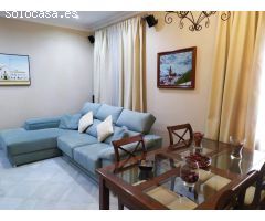 SE VENDE CASA CON PISCINA