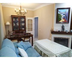 SE VENDE CASA CON PISCINA