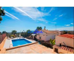 CHALET CON PISCINA: A 5 MINUTOS DE ELCHE
