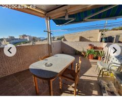 ¡Versatilidad y confort! Casa de tres plantas, con terraza y garaje para 2 coches