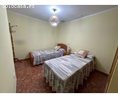 Entresuelo con encanto en Elche: 3 habitaciones, vistas despejadas y comodidad