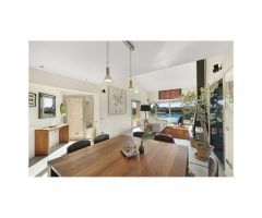 VILLA DE ESTILO MODERNO CON GRAN PARCELA EN BINISALEM