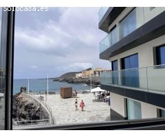 Estudio en primera linea de mar en las Puntillas