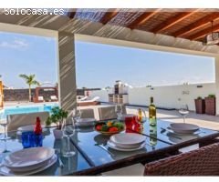 Villa de lujo en complejo residencial en Yaiza