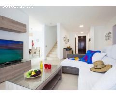 Villa de lujo en complejo residencial en Yaiza