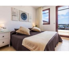 Villa de lujo en complejo residencial en Yaiza