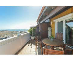 Encantador dúplex de 2 dormitorios con vistas al mar en Loma Dos