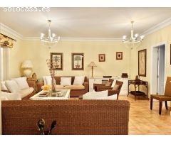 ¡Exclusivo Chalet a la Venta en el Corazón de Meloneras!