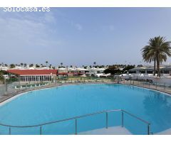 Bungalow de 2 dormitorios reformado y con terraza y el Campo Internacional