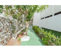 Apartamento con terraza soleada y vistas al mar en Puerto Rico