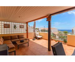 Dúplex con gran terraza y vistas al mar en Loma Dos