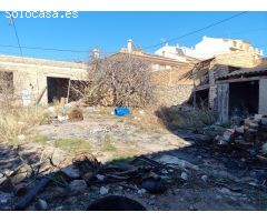 Oportunidad - Casa a reformar con gran parcela en la Calle Mayor de Corvera