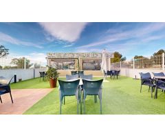 Cafeteria con gran terraza en Corvera Country Club