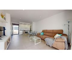 Villa en planta baja semiadosada en Lo Romero Golf, Pilar de la Horadada