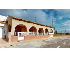 Vivienda de planta baja de 3 dormitorios, con patio y garaje en Pilar de la Horadada