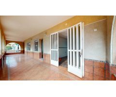 Vivienda de planta baja de 3 dormitorios, con patio y garaje en Pilar de la Horadada