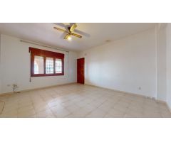 Vivienda de planta baja de 3 dormitorios, con patio y garaje en Pilar de la Horadada