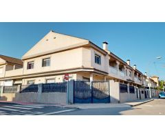 Vivienda sobre pilares con jardín y garaje  con una excelente ubicación en San Javier