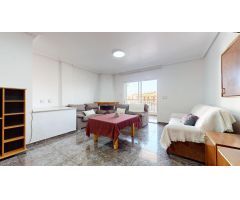 Vivienda sobre pilares con jardín y garaje  con una excelente ubicación en San Javier