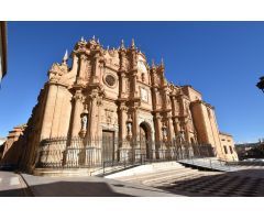 DETRÁS DE LA CATEDRAL DE GUADIX