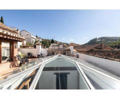 EDIFICIO DE APARTAMENTOS TURISTICOS FRENTE A LA ALHAMBRA
