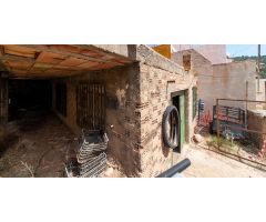 Venta de solar urbano de 136 m2 (en esquina) en Lanjarón (Granada)