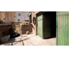 Venta de solar urbano de 136 m2 (en esquina) en Lanjarón (Granada)