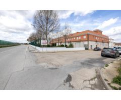 GRAN LOCAL EN VENTA EN GRANADA - AEROPUERTO