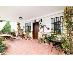 ESPECTACULAR VIVIENDA CON TERRENO