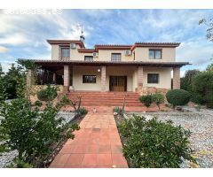 ESPECTACULAR CASA CON AMBIENTE MUSICAL!!!!