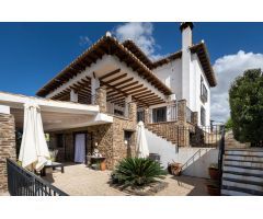 Chalet en Venta en La Zubia, Granada