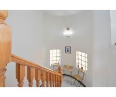Chalet Independiente en Cenes de la Vega con Parcela de 1.187 m².