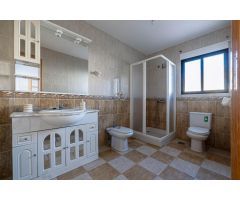 Casa en Venta en Cozvíjar: Tu Hogar en Plena Naturaleza