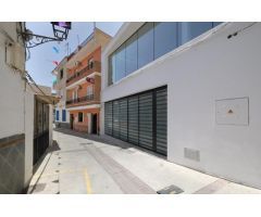 Edificio en venta con 2 viviendas independientes, bar y discoteca.