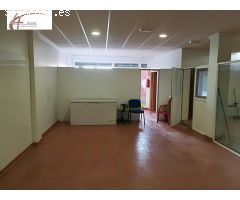 Local comercial de 140 m2 construidos en el Barrio de Monachil