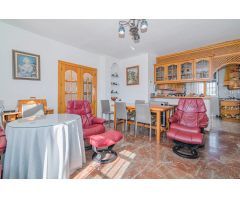 ¡Oportunidad Única! Se Vende Magnífica Casa en Esquina con Amplia Parcela