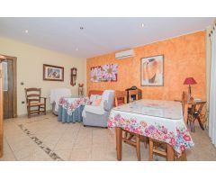 Casa Reformada en Planta Baja con Amplio Patio y Estacionamiento.