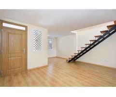 ¡Oportunidad en el centro de Padul! Dúplex con terraza de ensueño!.