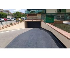 PLAZA DE PARQUING PARA COCHE MEDIANO /PEQUEÑO