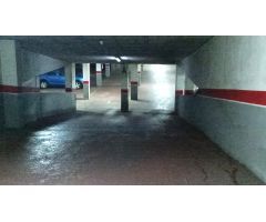PLAZA DE PARQUING PARA COCHE MEDIANO /PEQUEÑO