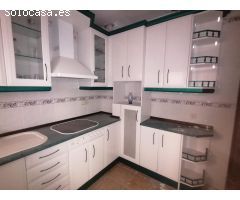 Vivienda 3 dormitorios buena zona con patio y terraza !