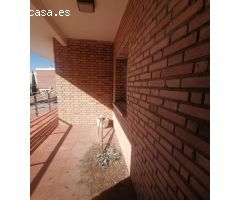 Vivienda 3 dormitorios buena zona con patio y terraza !