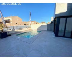 SOL8VIDAL SELLS VILLA IN TORREVIEJA