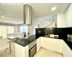VILLA NUEVA CON PISCINA PRIVADA EN BENIJOFAR.  Propiedad exclusiva en urbanización de lujo.